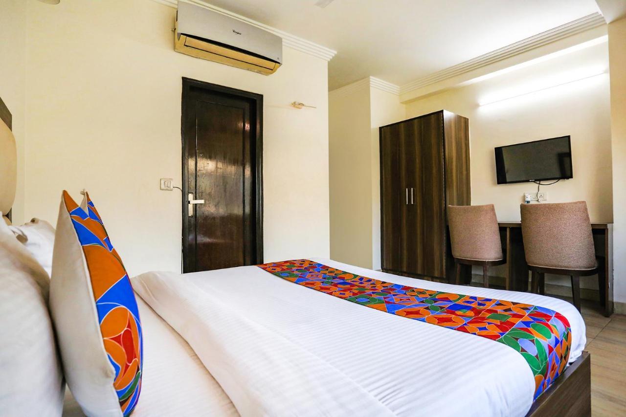 Fabhotel Jpm The Grand Bella - Nr Nehru Place Market New Delhi Exterior photo
